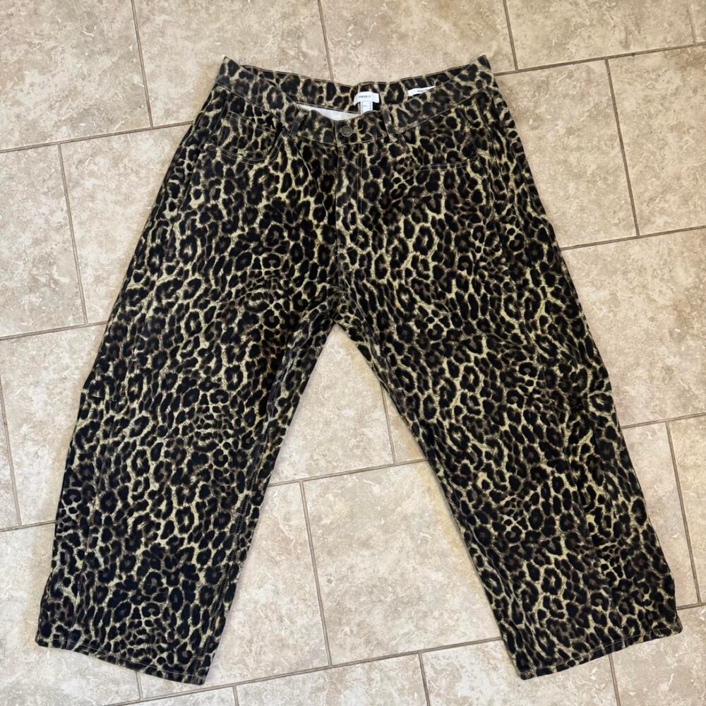 Forever 21 leopard print capri